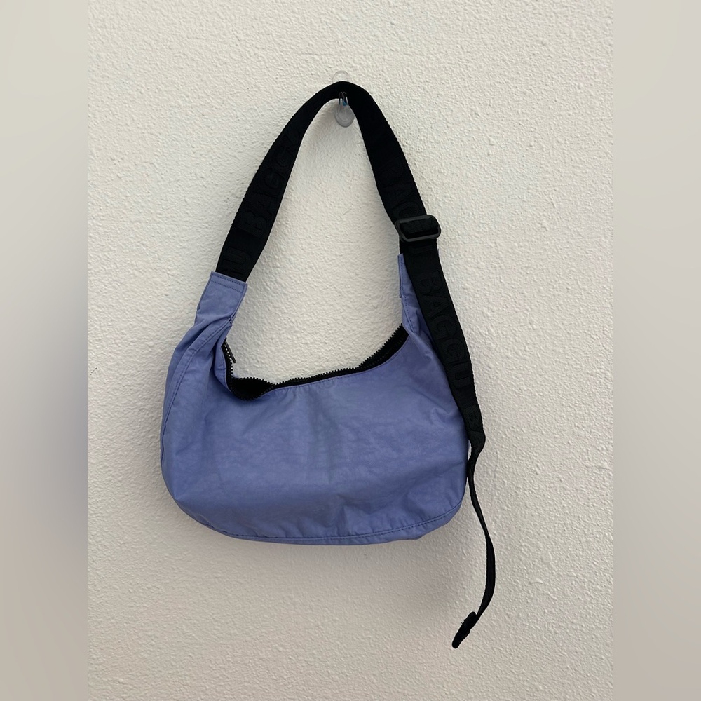 BAGGU Medium Nylon Crescent Shoulder Bag in Blueberry Blue/Purple